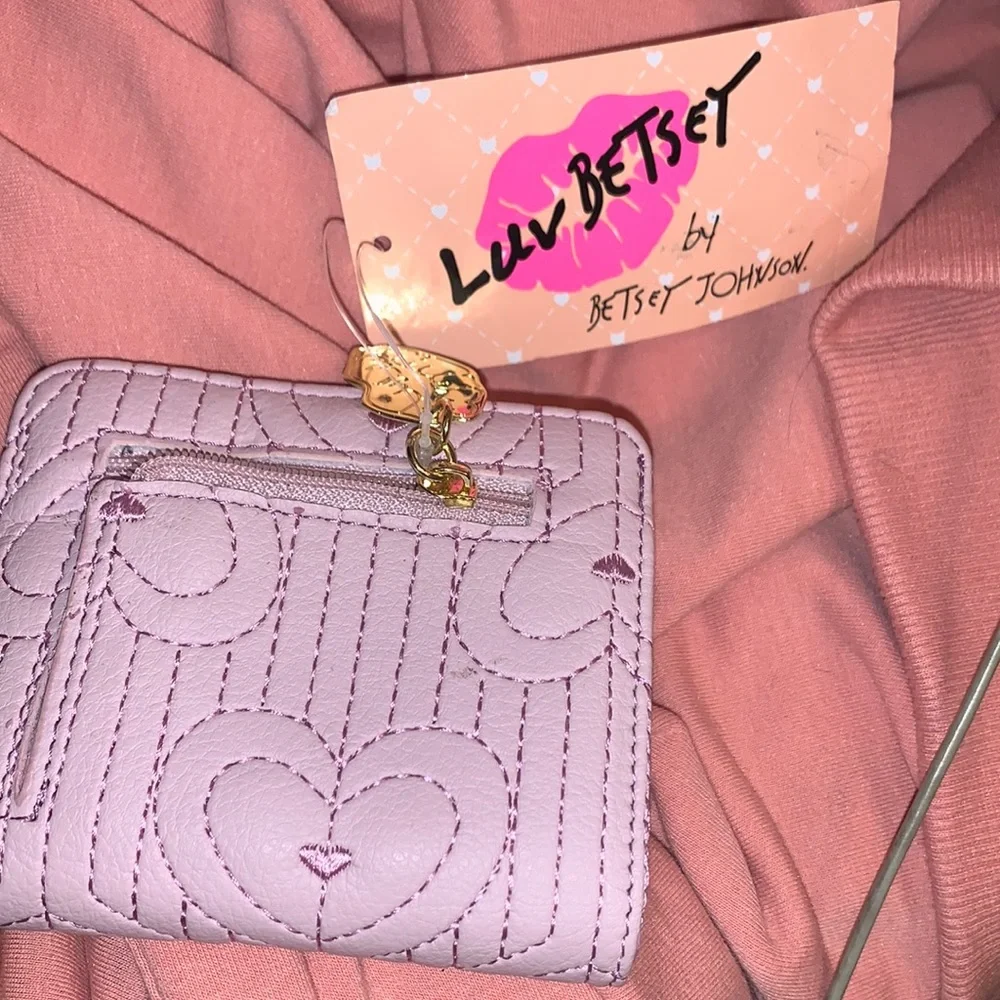 NWT BETSEY JOHNSON SMALL WALLET - Picture 1 of 8